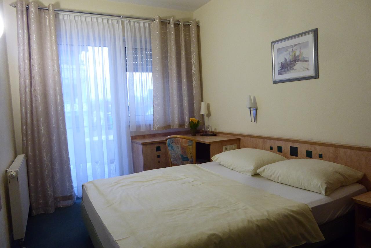 Hotel Ring Park Buchen  Exterior photo