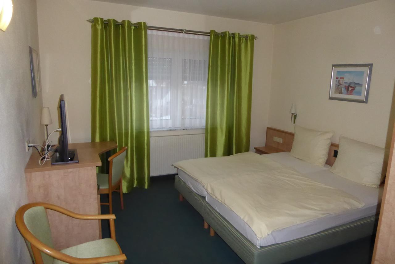 Hotel Ring Park Buchen  Exterior photo