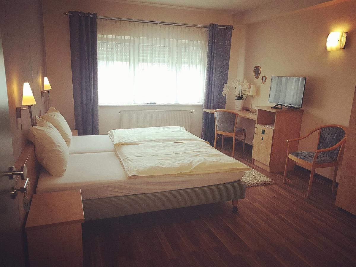 Hotel Ring Park Buchen  Exterior photo